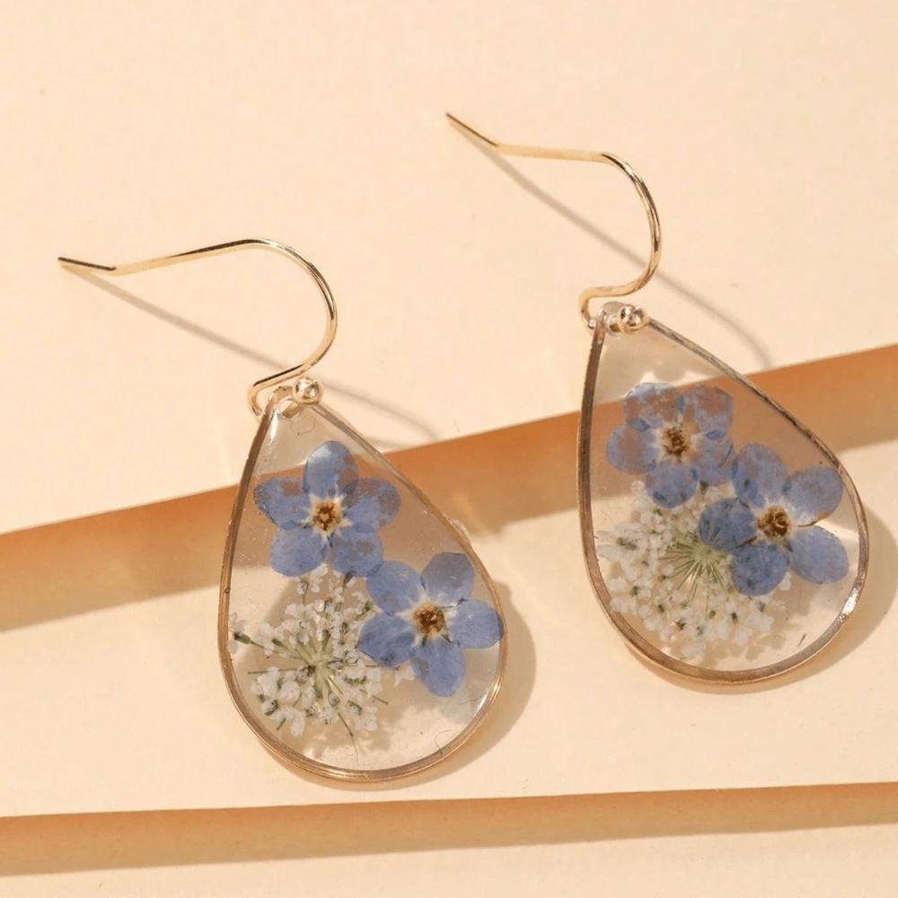 Boho Gold Tone natural Dried Flower Earrings